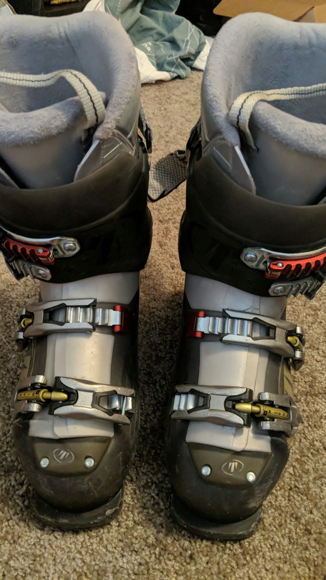 Técnica women's ski boot. Size 24.024.5 for Sale in Phoenix, AZ OfferUp