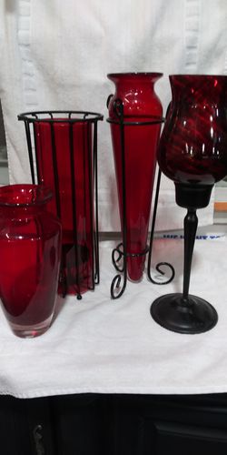 Brand New ruby red glass vases with stand excellent condition no chips no scratches