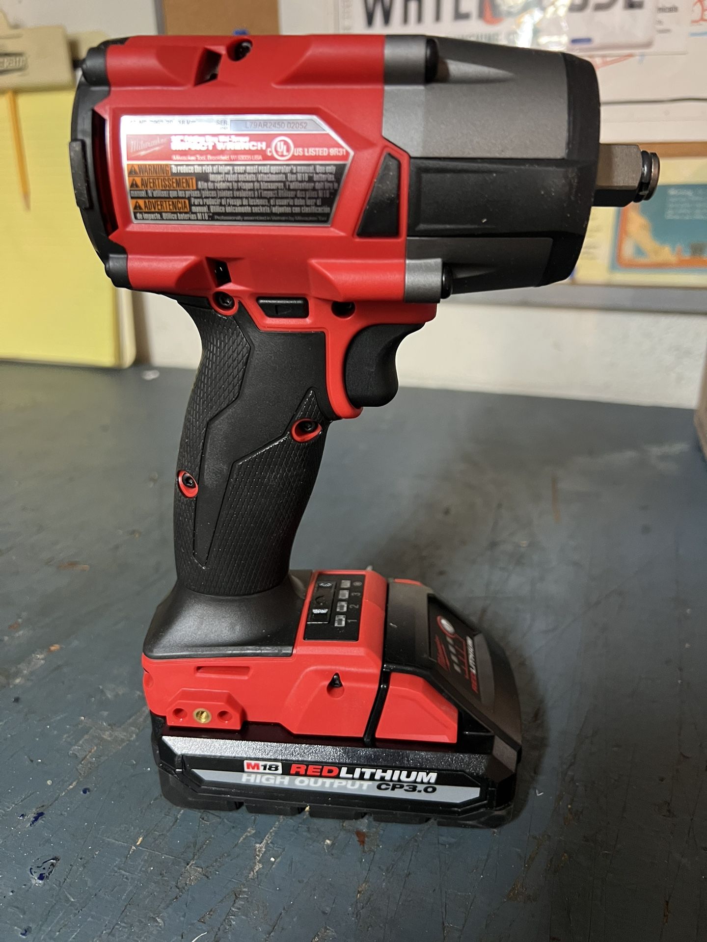 New MILWAUKEE 18v GEN-2 MID TORQUE 1/2” IMPACT WRENCH w/BATTERY AND CHARGER