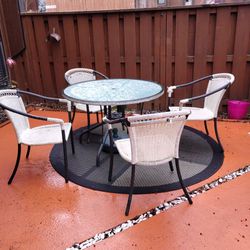 4 Piece Patio Set Must Go Today 