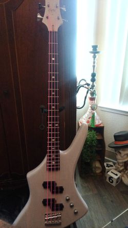 BASS GUITAR, PEDAL, AMP