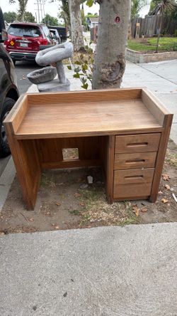 FREE SOLID WOOD DESK
