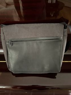 Lightly Used Waterfield Messenger Bag - Full