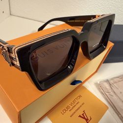 New lv sunglasses black and gold