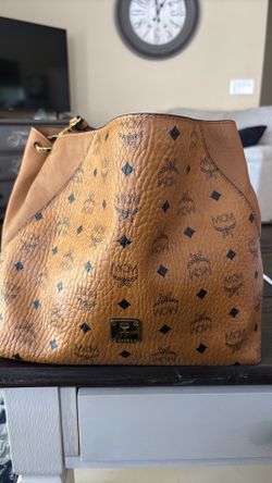MCM KLARA MEDIUM VISETOS HOBO BAG