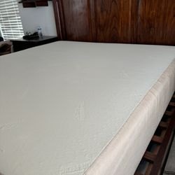 Mattress Excellent Condition/ Need It Gone ASAP / King Mattress