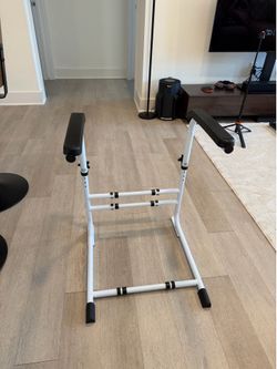 Couch stand assist for elders, height and width adjustable! Brand new, never used.
