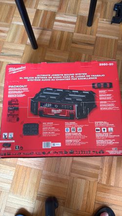 Milwaukee  M18 Lithium-Ion Cordless PACKOUT Radio/Speaker with Built-In Charger