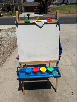 Melissa and Doug easel