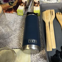 Yeti Thermos for Sale in Melbourne, FL - OfferUp