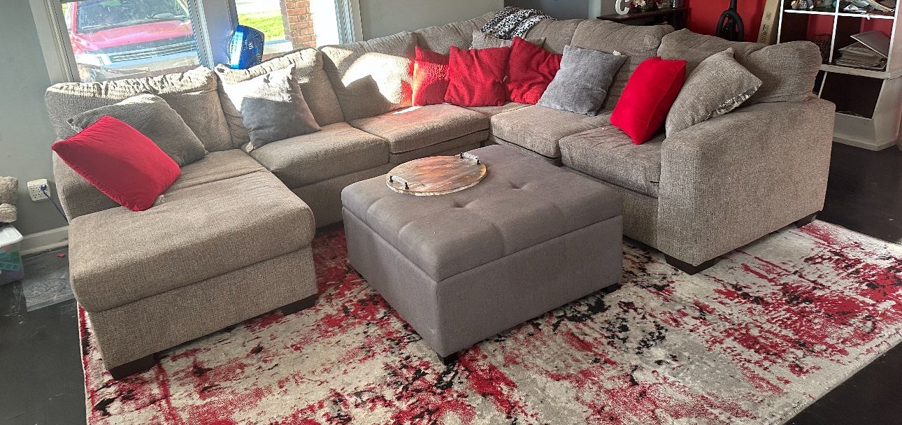 Ashley 3 Piece Sectional With Reversing Chaise