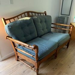 Vintage Wood Bench/ Loveseat With Cushions .Good Quality Beautiful Loveseat Ethan Allen