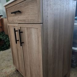 24 " Bathroom vanity w/mirror