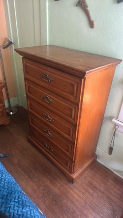 Multiple bed room set drawers