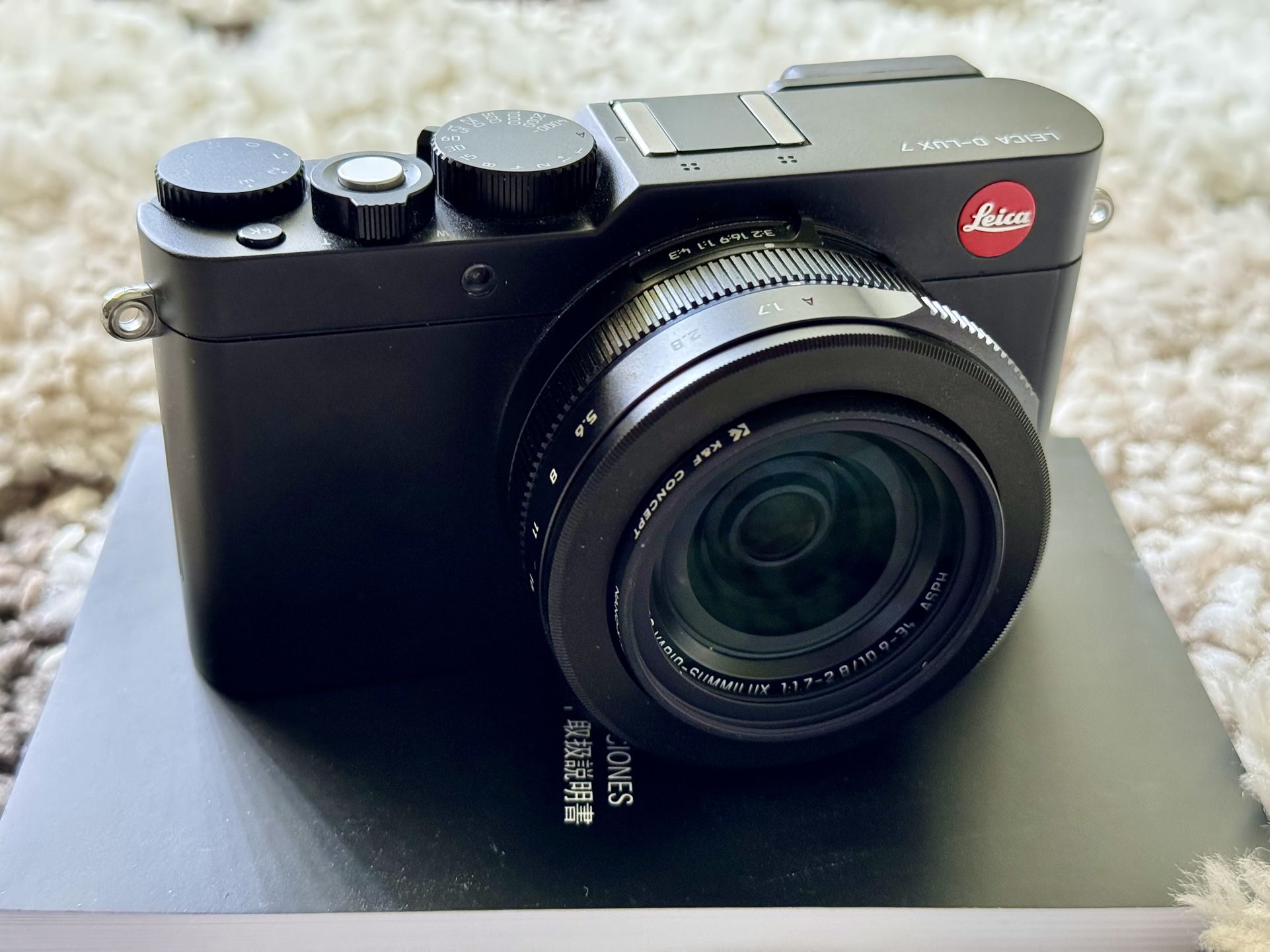 Leica D-LUX 7 Black Anodized Digital Camera