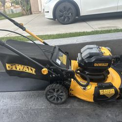 Dewalt Cordless 2X 60V Lawn mower