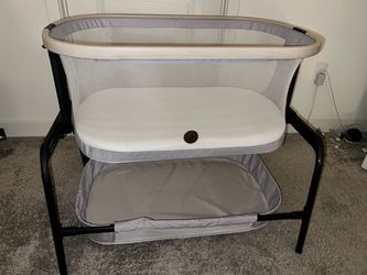 Maxi-Cosi Iora Bedside Bassinet & Sleeper