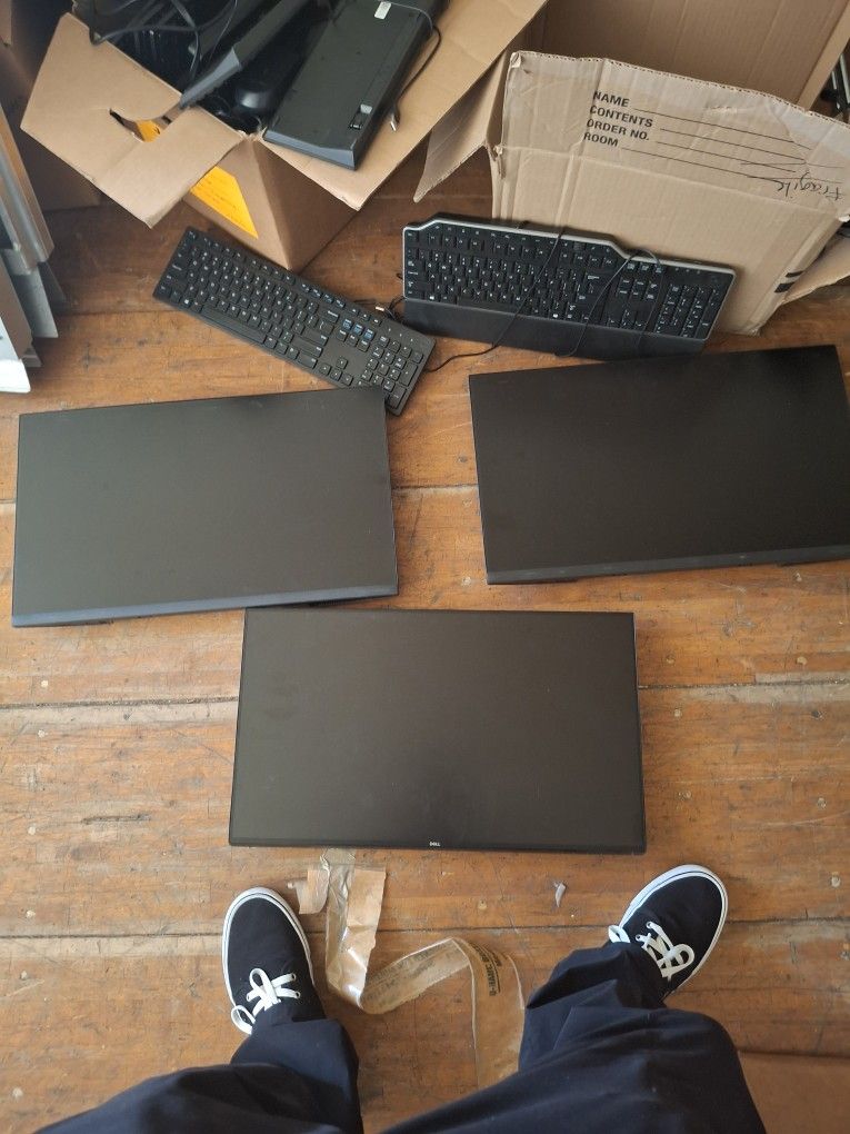 Dell Computer Screens $20Each