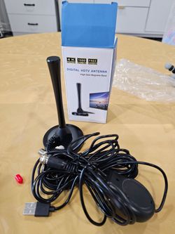 New, never used 4k digital hdrv antenna, 1080 full HD and free TV channels.