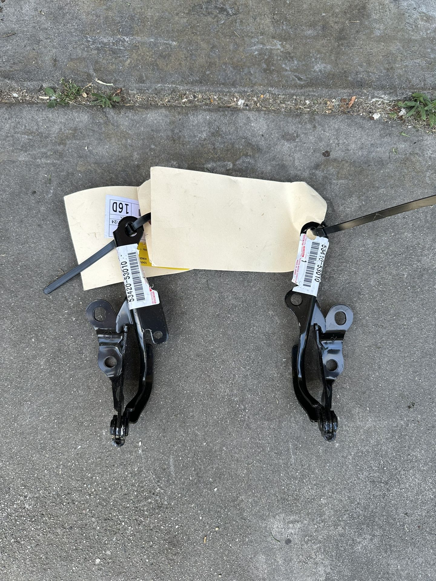 01-05 Lexus IS300 Hood Hinges