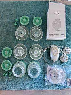Elvie Stride Breast Pump with Accessories