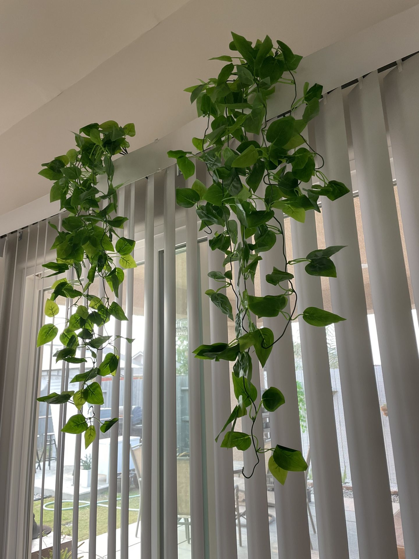 fake hanging plants 