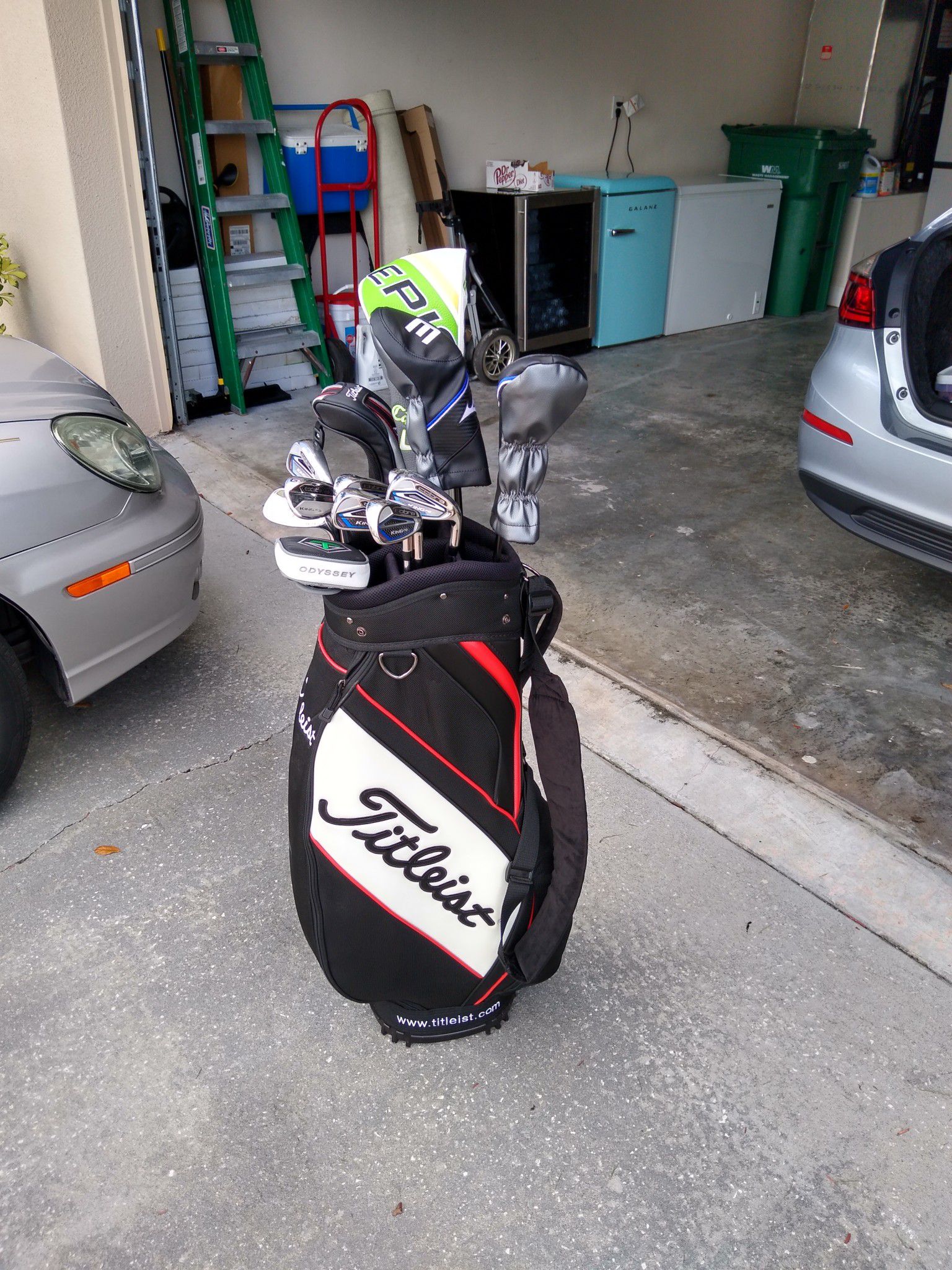 Excellent Titleist Cart Mid Size Golf Bag