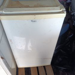 Mini Fridge 