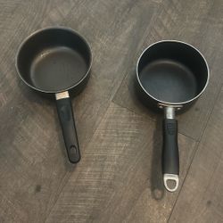 2 Small Pots 