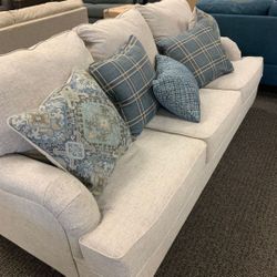 👋 Brand New 💯 Traemore Sof a and Loveseat | Beige