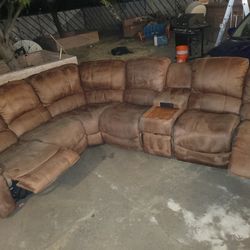 Beautiful Sectional With Recliners 