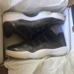 Jordan 11 Retro Low 10.5