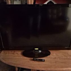 Tv. Vizio 47 Inch Television. Excellent Condition. Read Description