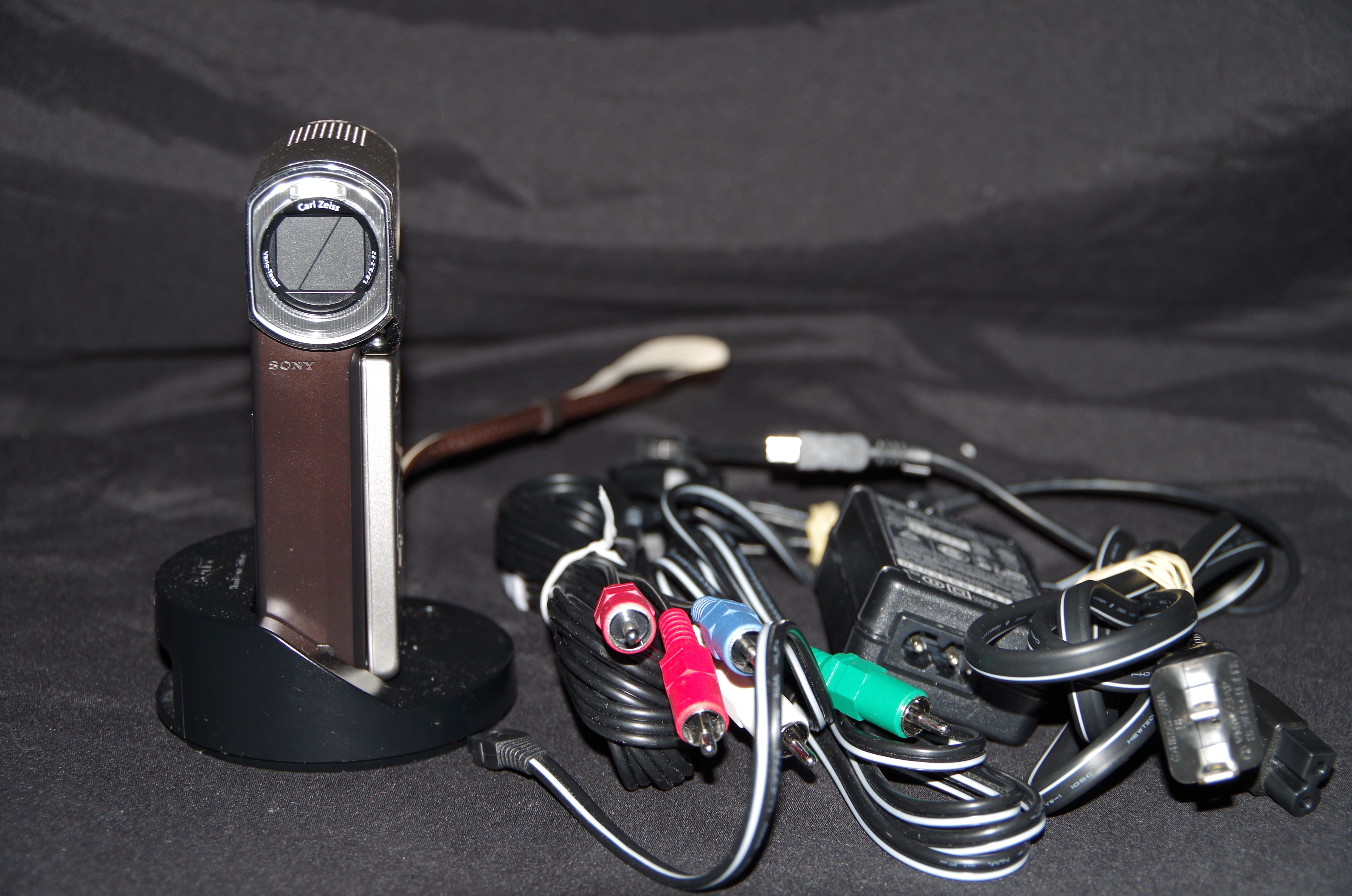 Sony Handycam HDR-TG1 Camcorder Camera