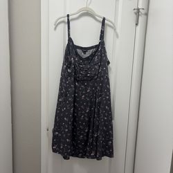 Barely worn Torrid mini gray floral dress w/ pockets