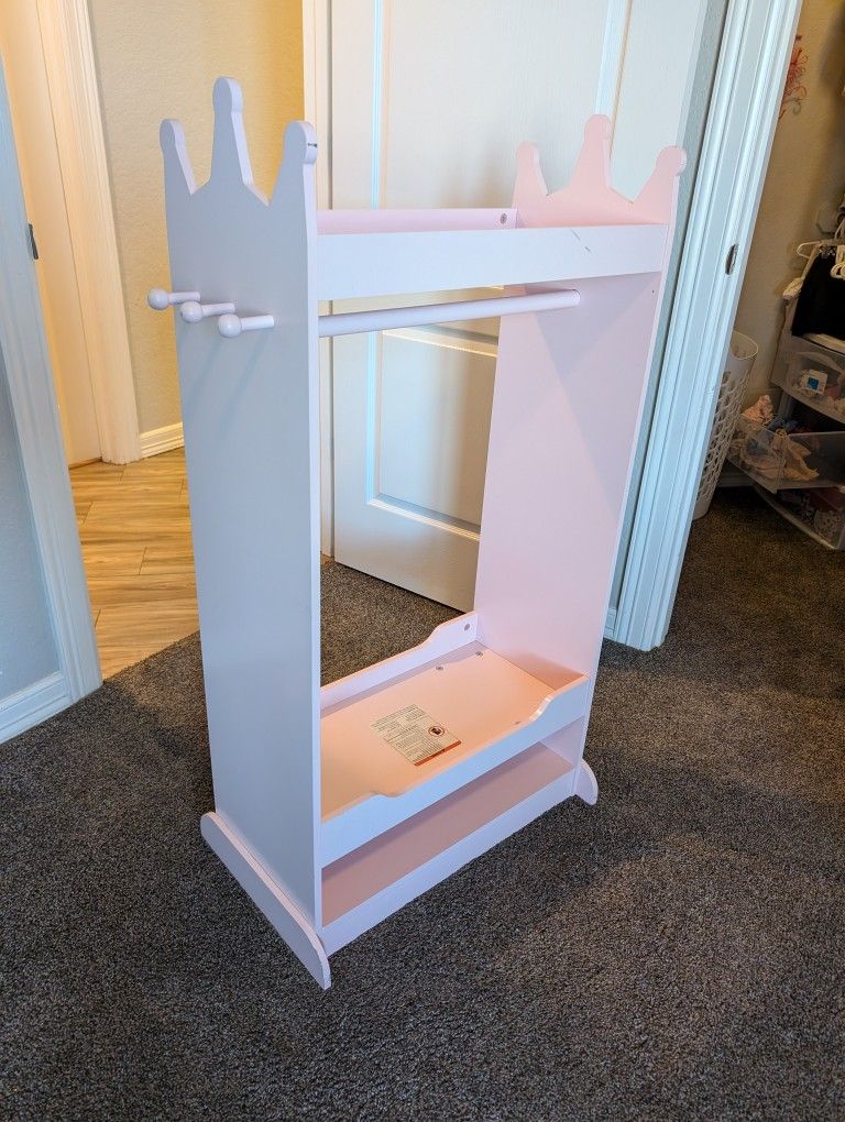 Girls Dress-up Closet