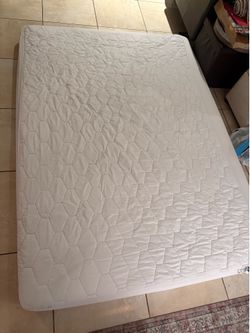 Full size mattress