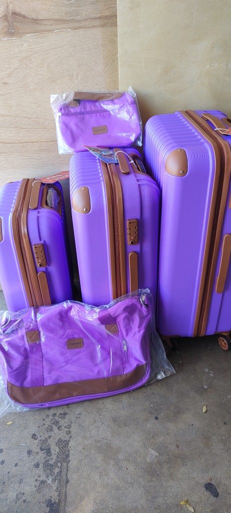 Set Maletas Morado 28,25,20 Inches Más 2 Bolsas