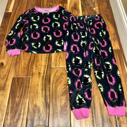Girl’s wicked pajama set. Size 12