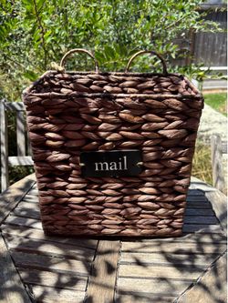 Hanging Mail Basket Bin