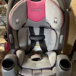 Safety 1st Grow and Go All-in-One Convertible Car Seat  
