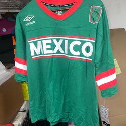 Men’s size SUmbro Mexico t shirt