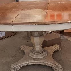 VINTAGE DINING ROOM TABLE WITH LEAF 