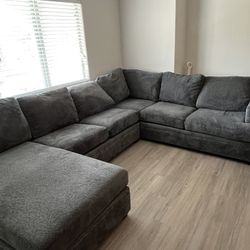 Large ‘Living Spaces’ Sectional Couch