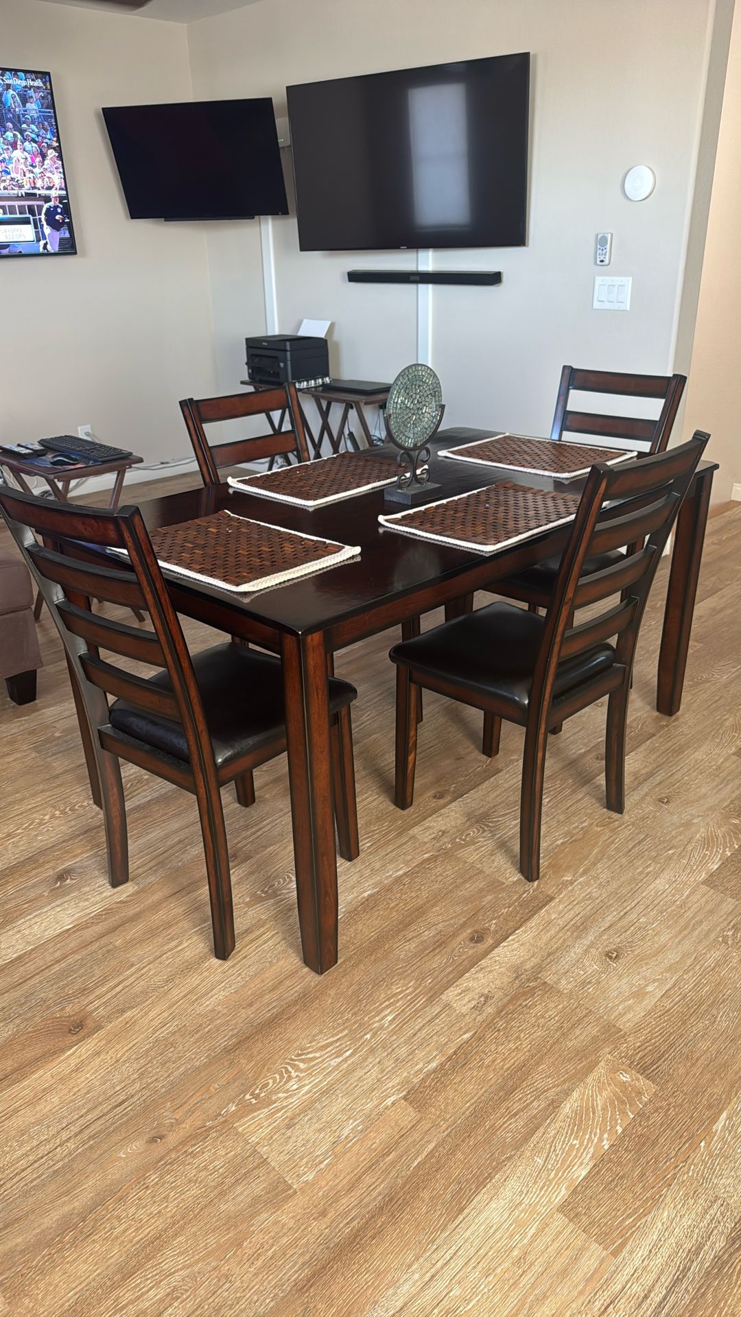 Dining Table W/6 Chairs 