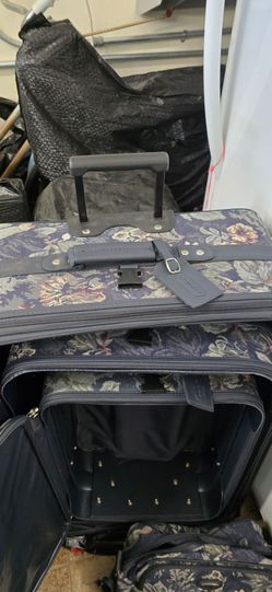 Travel Suitcase SET with wheels