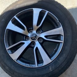 Un rin de toyota RAV4 