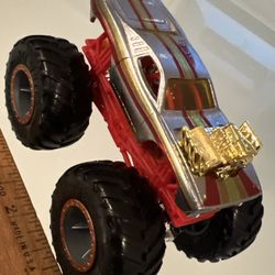 hot wheels monster jam Rodger dodger gold chrome truck 1/64