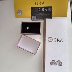 stud Moissanite ring 