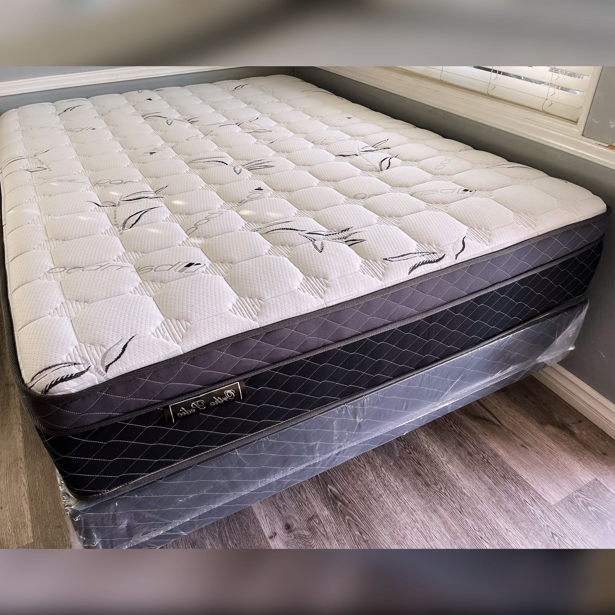 Kinderachtig temperatuur Overvloedig Queen Bamboo Plush Confort Euro Pillow Top Mattress And Boxspring for Sale  in Long Beach, CA - OfferUp